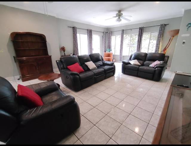 4 BEDROOM HOUSE FOR SALE IN RUSTIVIA